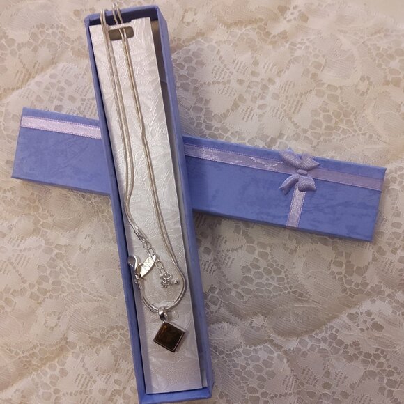 NWOT NY Women's Square Pendant Double Chain Silver Necklace - Picture 5 of 6